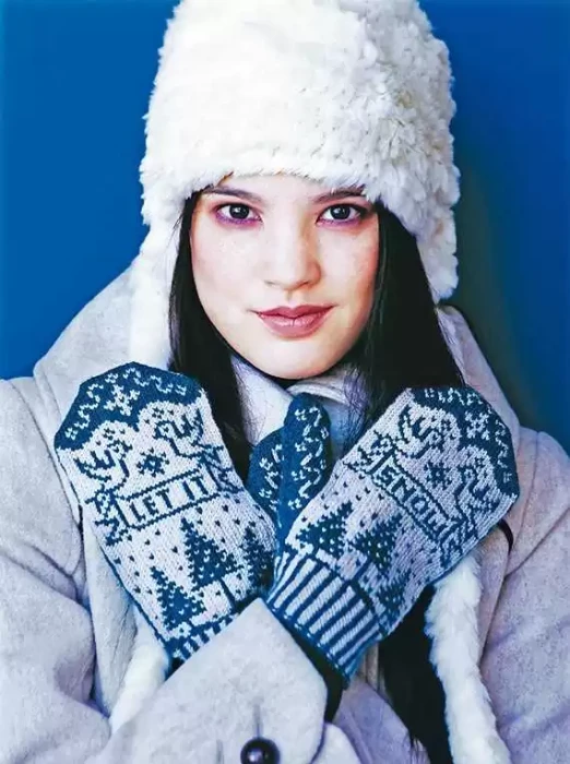 Вязание в тренде. Модные варежки и перчатки. Спицы