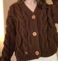 машка вязанный из темно-коричневой пряжи
